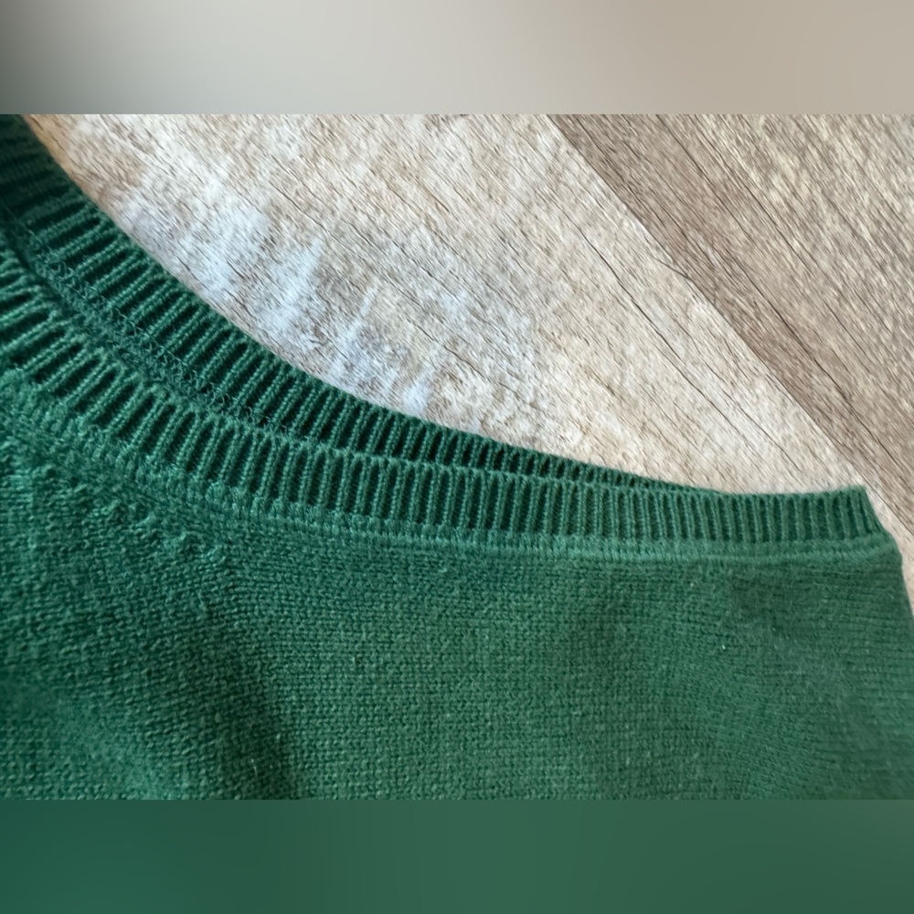 Tommy Hilfiger size SMALL green sweater vest, very good condition - Picture 3 of 9